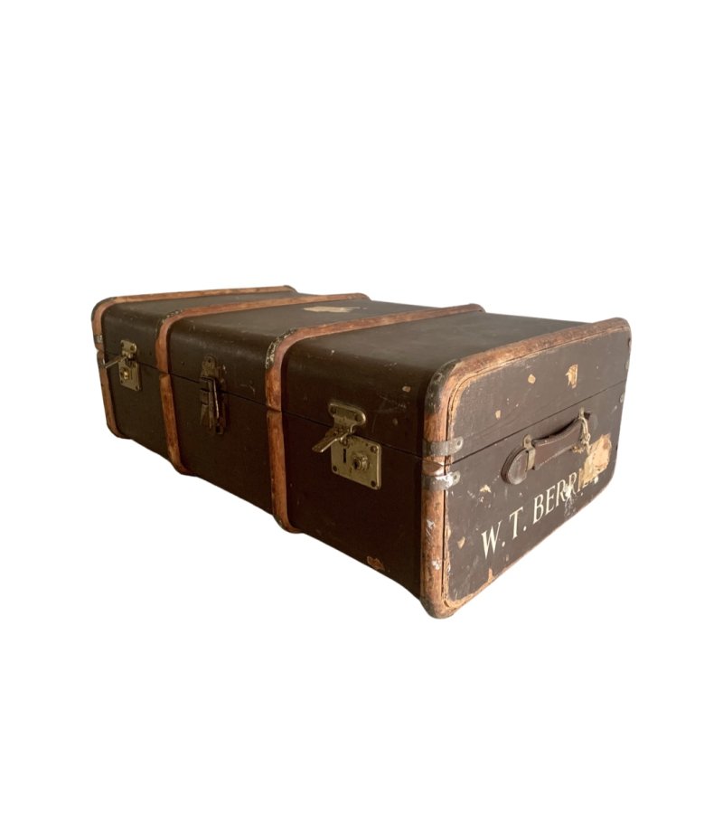 Antique Travel Trunk Ref. A-1229