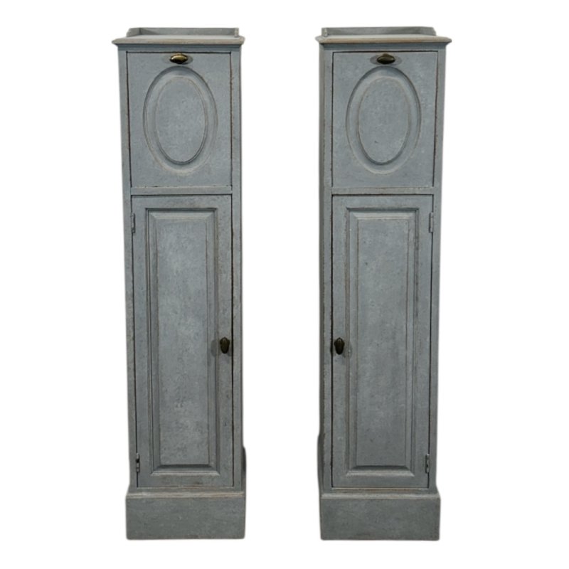 Pair of Tall Column-Shaped Cabinets Ref. 25088