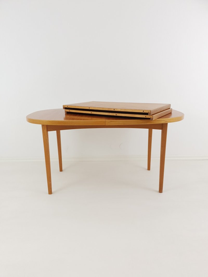 Dining Table by Bertil Fridhagen for Bodafors, Ref. M19508